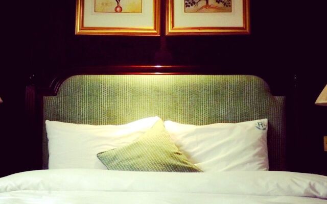 The Red Lion Hotel