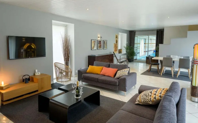 Peaceful Holiday Home in Plouguin With Indoor Pool