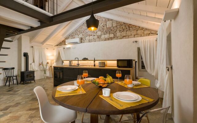 Luxury Apartment Lina - III
