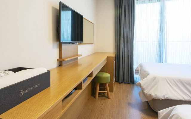 Sims Hotel