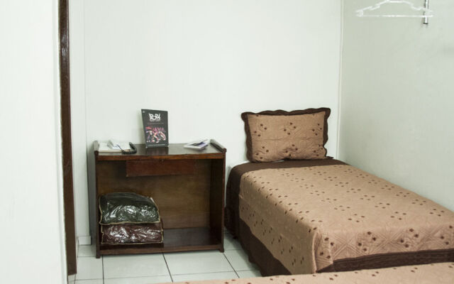 Eduardo Hotel