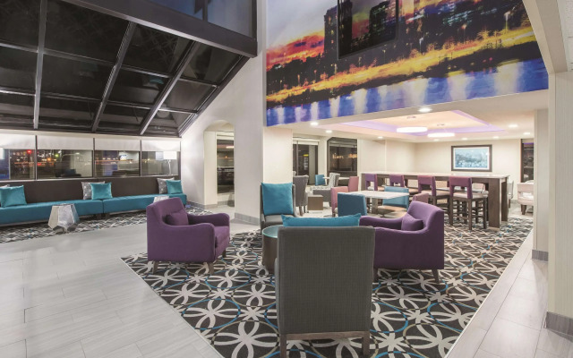 La Quinta Inn & Suites by Wyndham Festus - St. Louis South