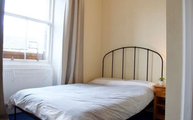 2 Bedroom Flat In Stockton