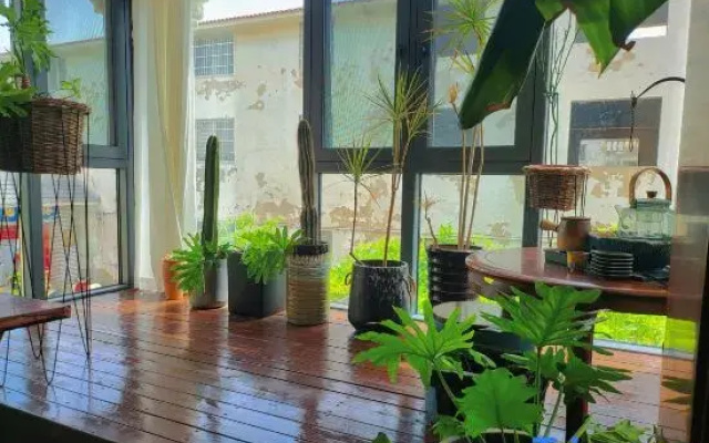 Kaifeng Moran Homestay (Wansui Mountain Da Song Wuxia City)