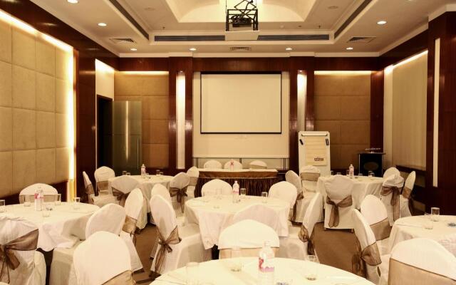 DLF Club 3