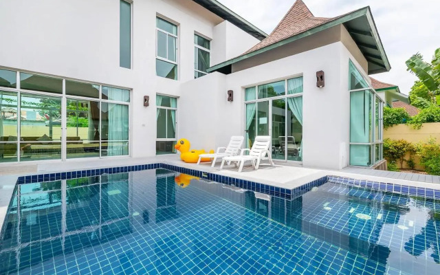 AnB-Glass House pool villa-3BR close to Jomtien beach