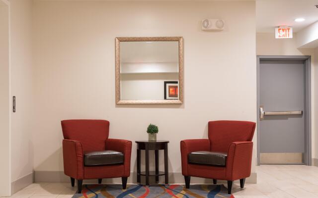 Holiday Inn Express Newington - Hartford, an IHG Hotel