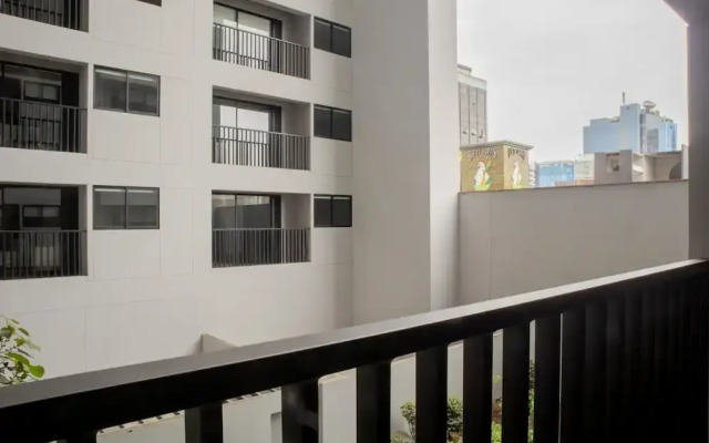 w Magnificent 2BR w/ Balcony in Miraflores