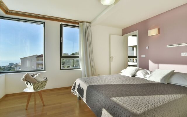 Swanky Villa in Makarska With Sauna, Jacuzzi & Mountain Views