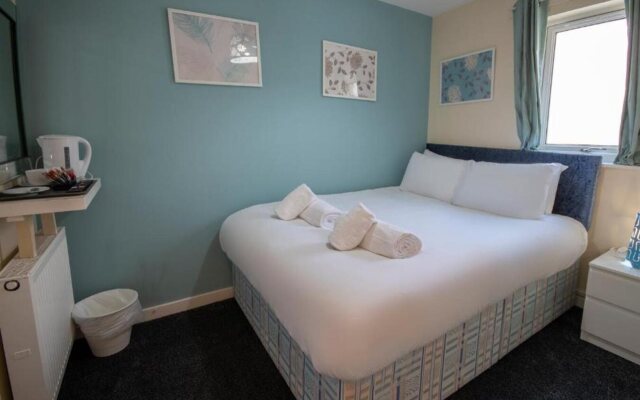 Irvine Riverside Guesthouse by Payman Club