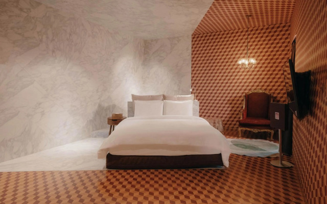 Snow hotel