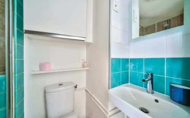 Charming 2 Room Apartment - Paris