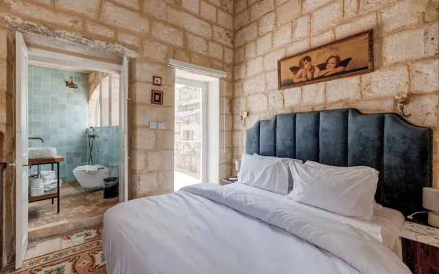 Talbot House by Talbot & Bons