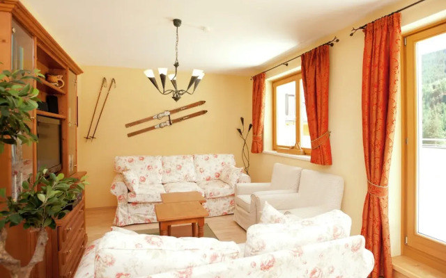 Chalet Apartment in Saalbach-hinterglemm