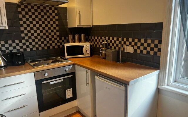 Stay With Empire - Tyldesley Rd