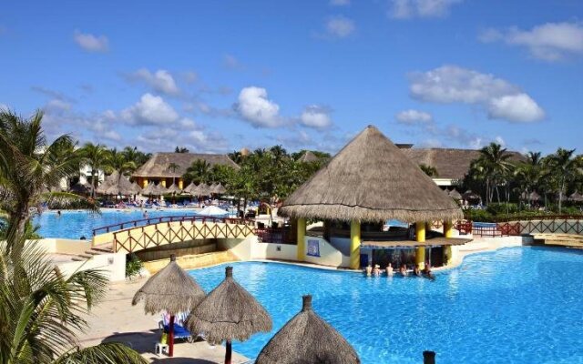 Quetzal Penthouses in Bahia Principe