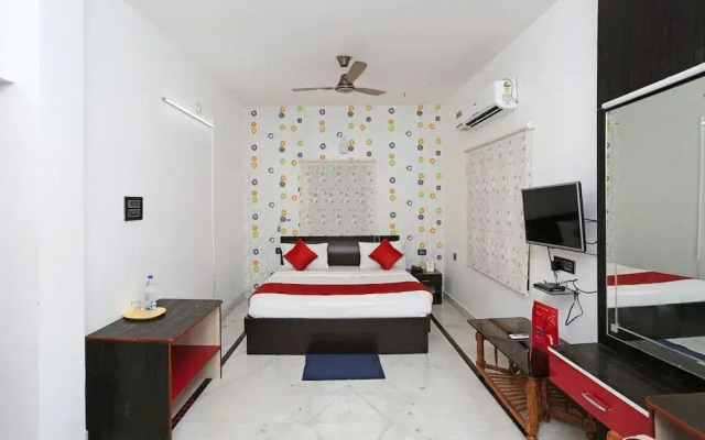 OYO 6680 Hotel Galaxy International