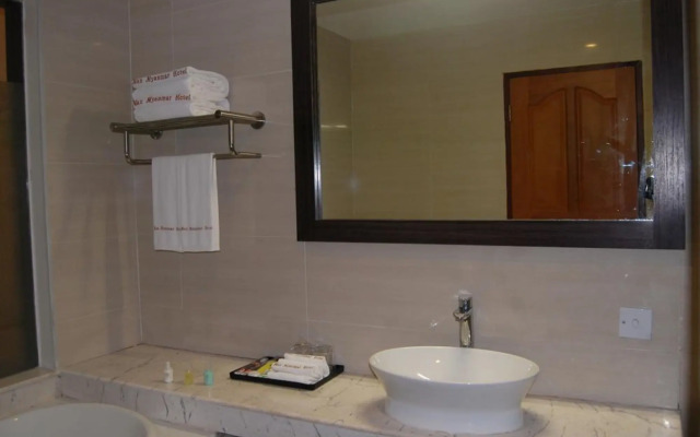 Man Myanmar Hotel