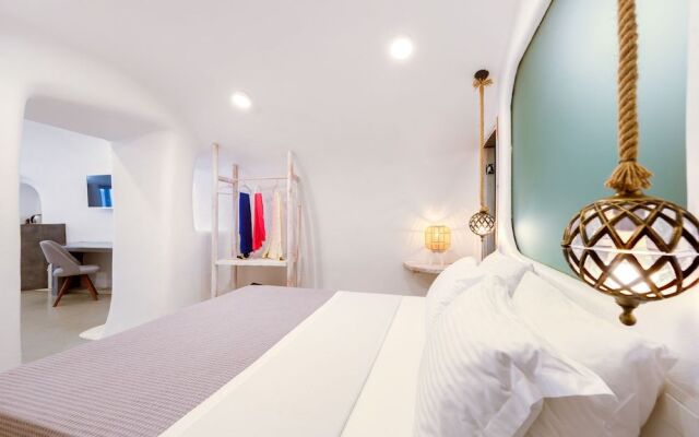 Oia Angle Cavehouse