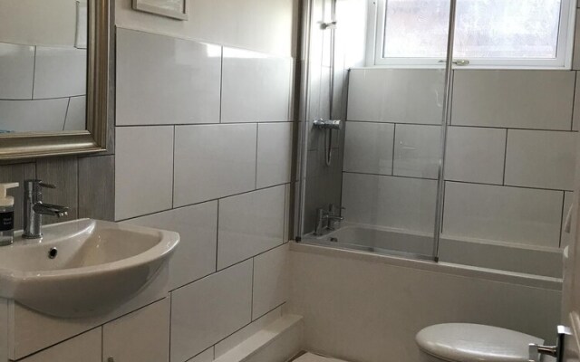 Stylish 3-bed Preston Home for Relaxing Comfy Stay