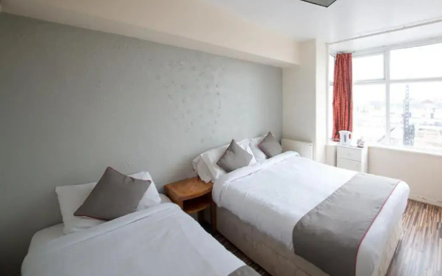 The Hollingdales Hotel