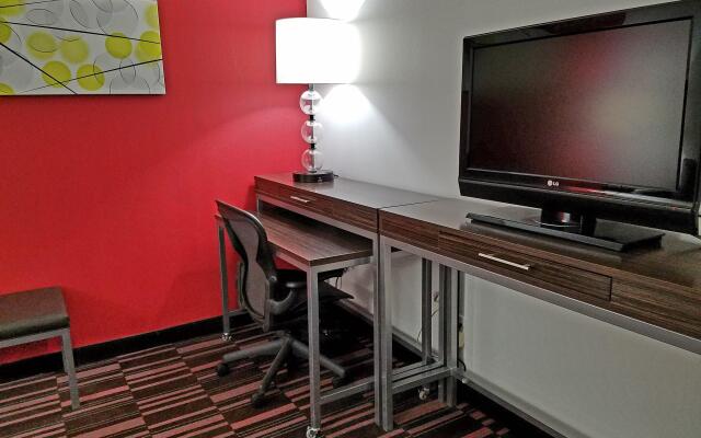 Holiday Inn Irving Las Colinas by IHG