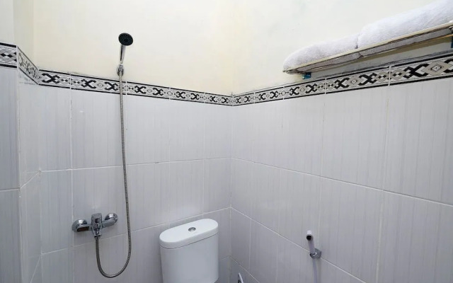 Oyo 2258 Santana Guest House