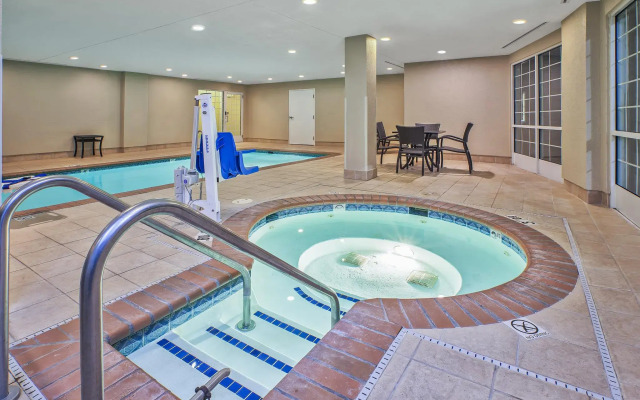 Candlewood Suites Indianapolis by IHG