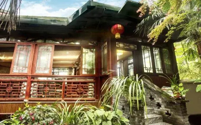 Qingcheng Mountain Tingcicada·Hot Spring B&B