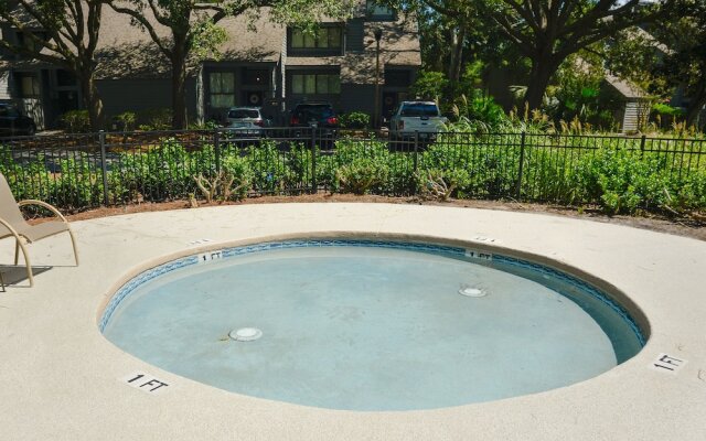 570queen 2 Bedroom Condo