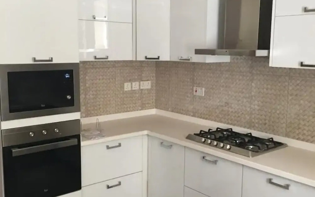 Akua Luxury Suite Sapphire Courts