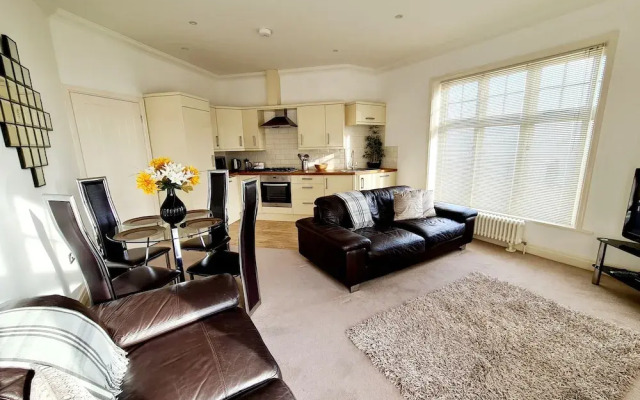 Vitamin Sea - Luxury Beach Apartment - Sleeps 4