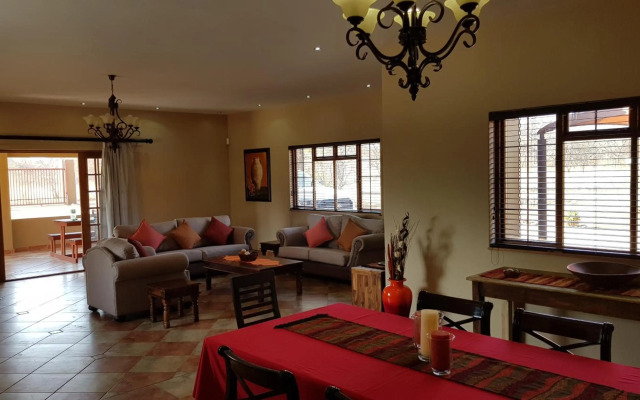 Hornbills Rest Country Home