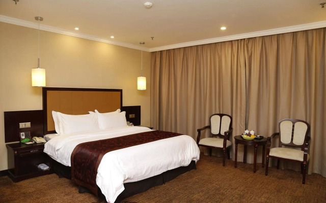 Shenzhen Sunisland Holiday Hotel, Guomao Shopping Center