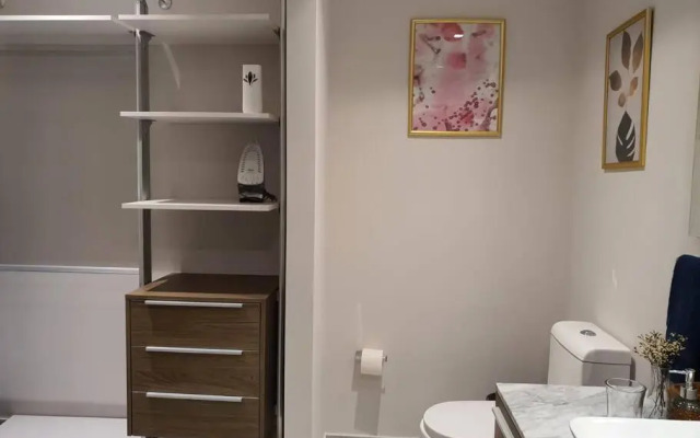 Orange & Green Apartment - HP Sur