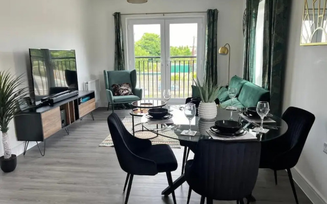 Modern 2 Bedroom Apartment