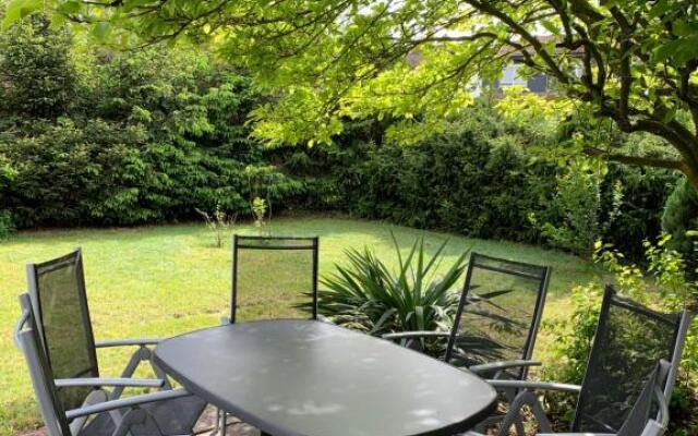 Ferienwohnung mit Garten in Köln