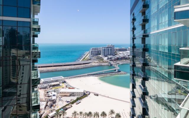 Astounding 3BR Apartment w/ Sea & Marina Views!