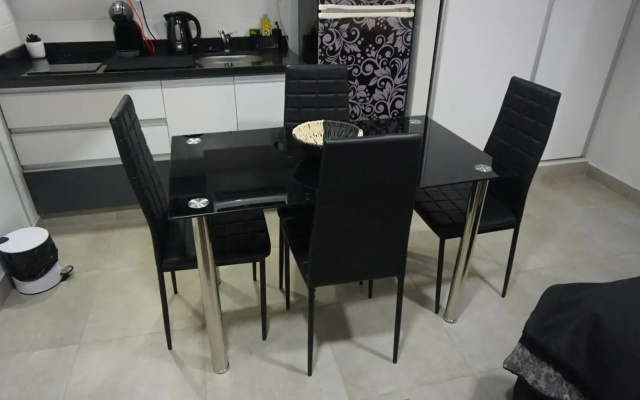 Leguizamon Studios & Suites Premium