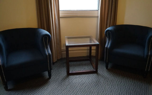 Royal Exhibition Hotel