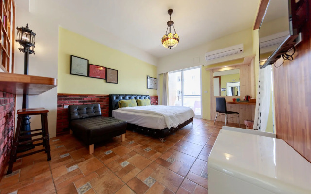 Oia Cafe B&B