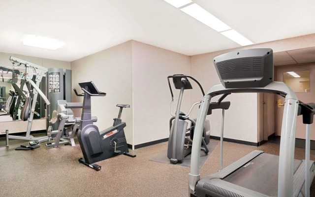 Ramada Hotel & Conference Center by Wyndham Plymouth