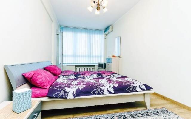 Hotrent Lesi Ukrainky 36B