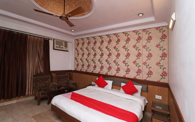OYO 27878 Highway Inn International