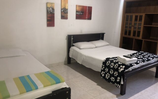 Memphis Hostal - Hostel