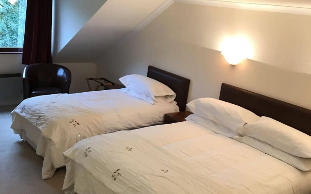 Trewern Arms Hotel