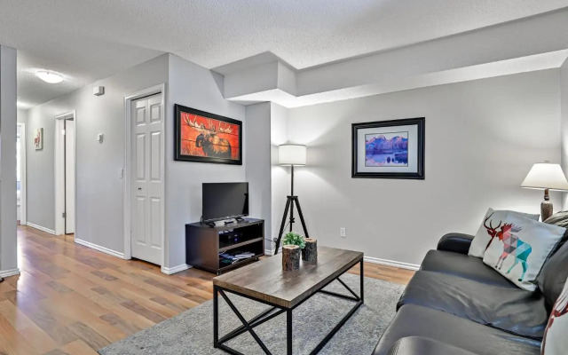 The Norquay, Pet-Friendly 2 Bed with Mtn View