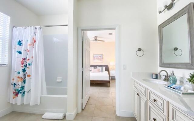 Penthouse Gem 3 Bedroom Condo by Redawning