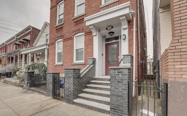 Comfy Bayonne Townhome ~ 11 Mi to NYC Attractions