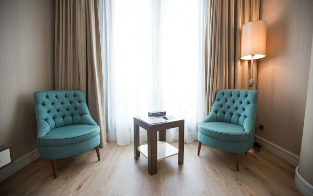 The Grand Mira Hotel